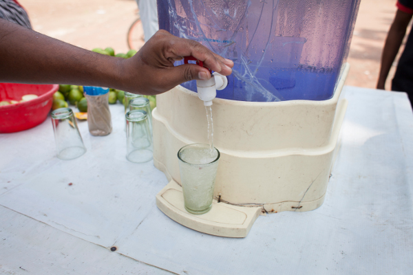 Fresh lemonade being sold by a street vendor in Bangladesh. Doctors suspect that Nurunnahar contracted typhoid from lemonade.