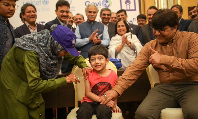 Young boy in Sindh Province, Pakistan, receives TCV at the campaign launch ceremony November 15, 2019.