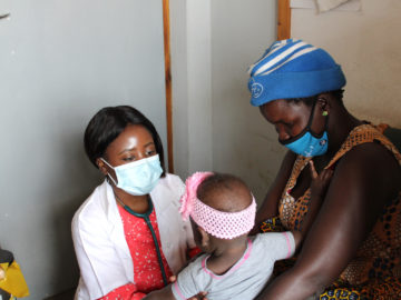 Dr. Nampota, the 2021 Rising Star recipient, in the clinic in Malawi