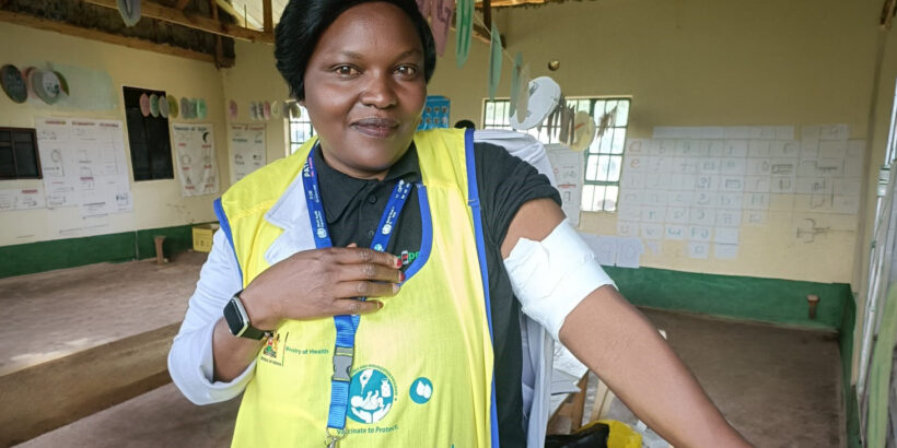 Vaccinator Prisca Muga vaccinated 700 children in one day during Kenya's TCV introduction campaign.