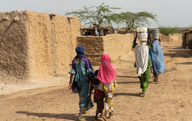 These three girls, and their mothers in front of them, all had emergency surgery for TIP at Hôpital de la SIM Galmi in Niger. They live in the same village about 15 minutes from the hospital.